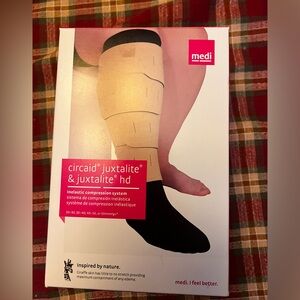 Circaid Juxtalite medium leg compression system!